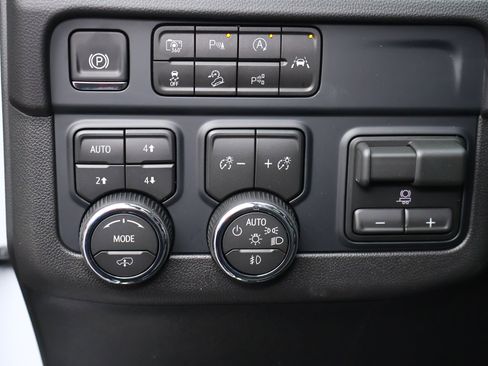 New 2026 Chevrolet Tahoe High Country AWD/4WD image 15