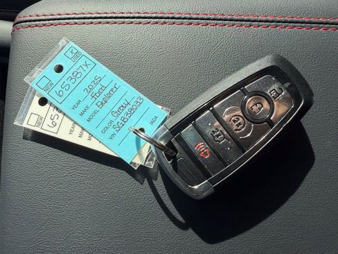 Certified 2025 Ford Explorer ST-Line w/ ST-Line Street Pack image 33