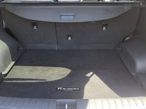 Used 2021 Hyundai Tucson SE w/ Cargo Package FWD image 14