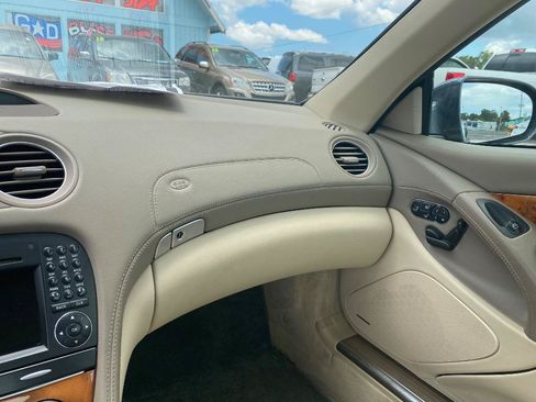 Used 2009 Mercedes-Benz SL 550 w/ Premium I Pkg image 30