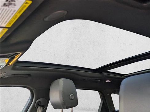 Used 2025 Land Rover Range Rover Velar Dynamic SE image 13