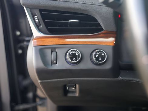 Used 2016 Cadillac Escalade Premium AWD/4WD image 15