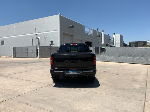 Used 2025 RAM 1500 Laramie AWD/4WD image 4