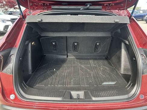 Used 2024 Chevrolet Trax RS w/ Sunroof Package FWD image 26