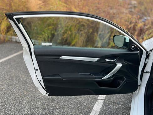 Used 2019 Honda Civic EX image 31