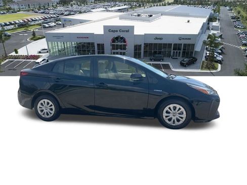 Used 2021 Toyota Prius LE FWD image 12