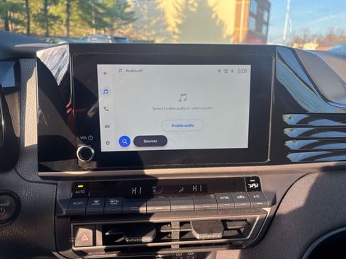 Used 2025 Toyota Camry LE image 21