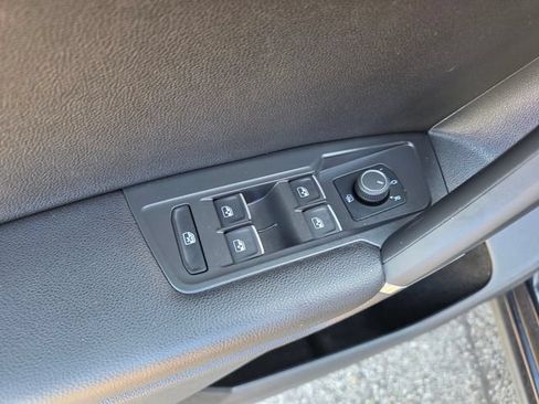 Used 2020 Volkswagen Tiguan SE w/ 3rd Row Seat Package AWD/4WD image 22