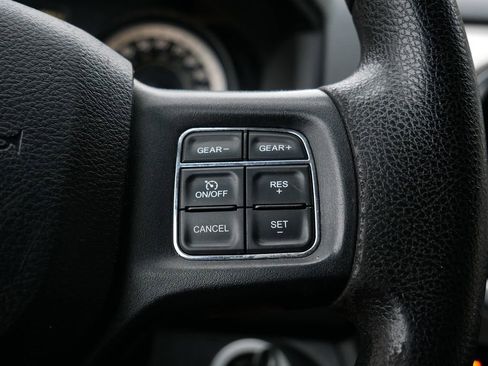 Used 2017 RAM 1500 Classic SLT image 19