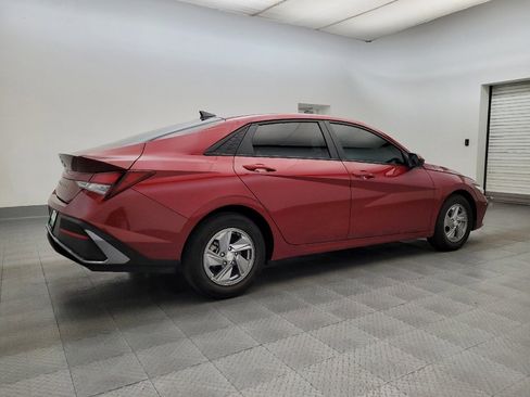 Used 2024 Hyundai Elantra SE image 10