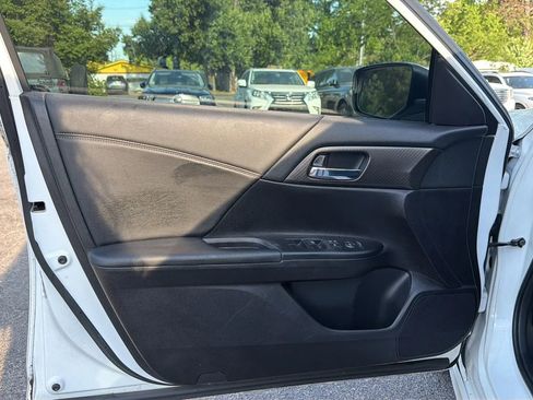 Used 2016 Honda Accord Sport image 20