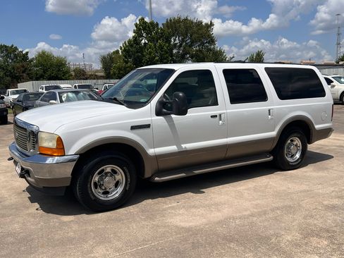 Used 2001 Ford Excursion Limited image 2
