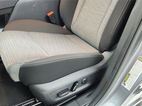 Used 2023 Nissan Rogue SV image 23