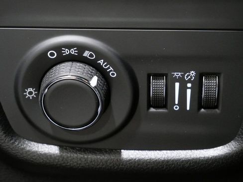 New 2025 Jeep Grand Cherokee Laredo X w/ Luxury Tech Group I image 15