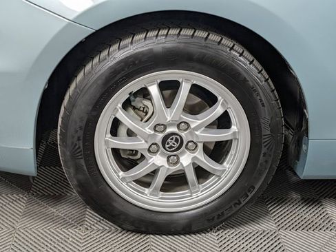 Used 2013 Toyota Prius V Two image 5