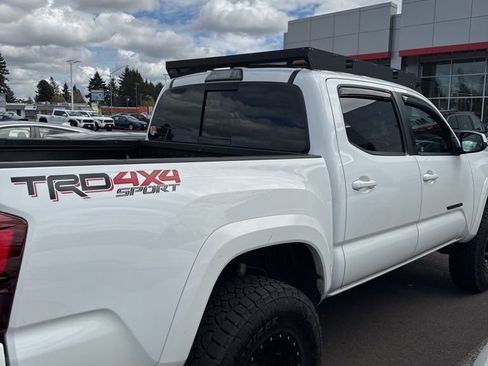 Certified 2018 Toyota Tacoma TRD Sport w/ Technology Package image 3