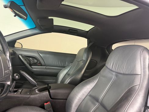 Used 1995 Chevrolet Camaro Z28 RWD image 12