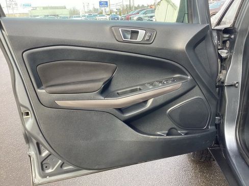 Used 2019 Ford EcoSport SE w/ SE Convenience Package image 9