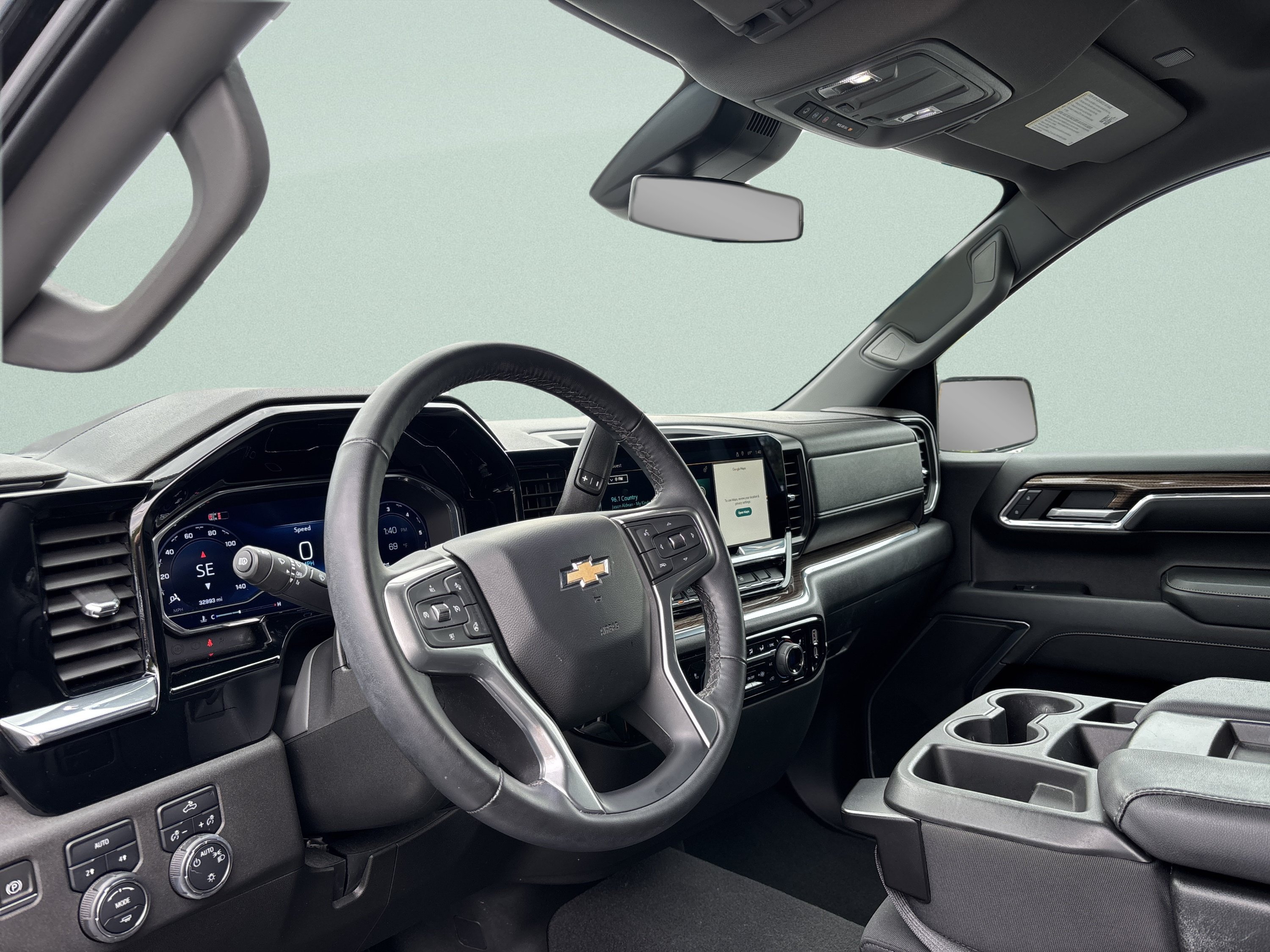 Used 2024 Chevrolet Silverado 1500 LT AWD/4WD image 12
