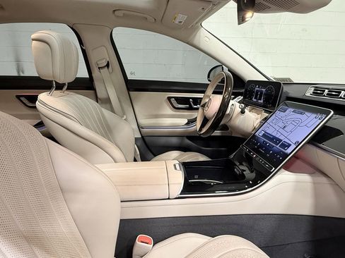 Used 2023 Mercedes-Benz S 500 4MATIC w/ AMG Line image 40