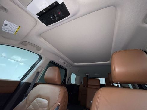 Used 2022 Nissan Pathfinder Platinum w/ Cargo Package image 7