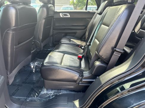 Used 2014 Ford Explorer XLT w/ Equipment Group 202A AWD/4WD image 13
