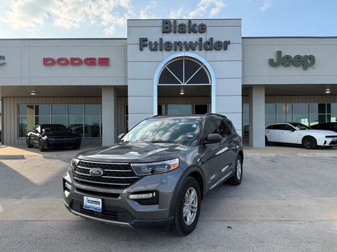 Used 2021 Ford Explorer XLT w/ Equipment Group 202A RWD image 1