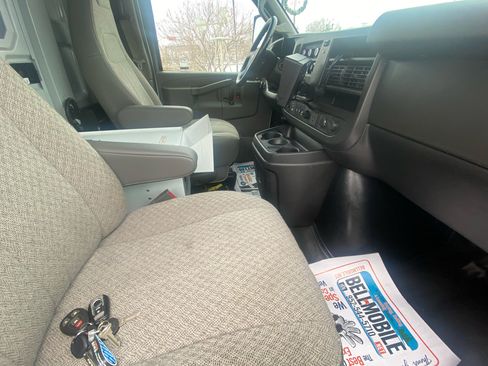 Used 2021 Chevrolet Express 3500 w/ Power Convenience Package image 21