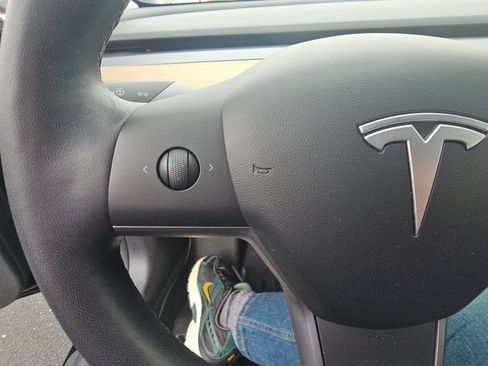 Used 2019 Tesla Model 3 RWD image 11