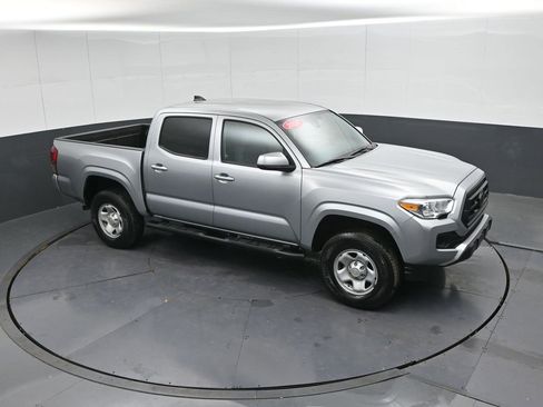 Used 2022 Toyota Tacoma SR image 41