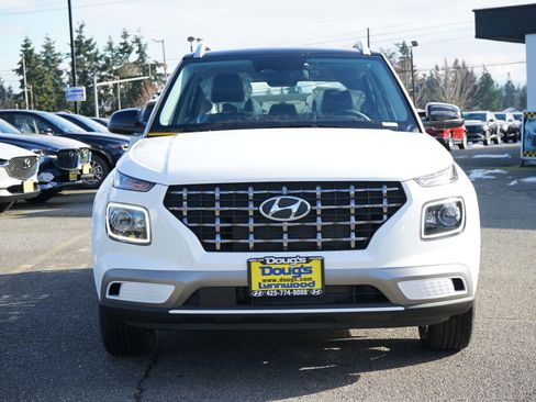 New 2025 Hyundai Venue Limited image 2