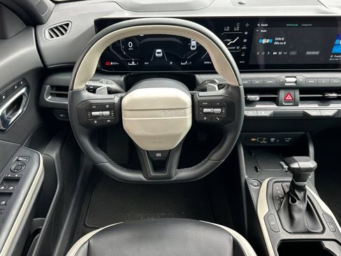 Used 2025 Kia K4 GT-Line w/ GT-Line Premium Package FWD image 11