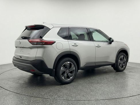 Used 2025 Nissan Rogue SV image 9