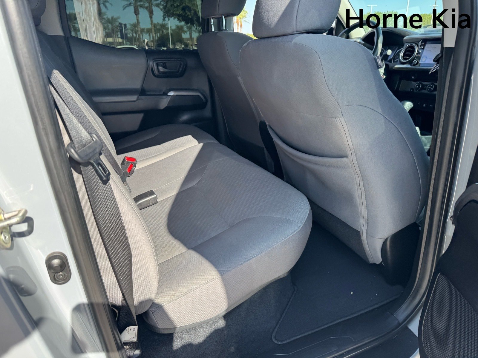 Used 2020 Toyota Tacoma SR5 RWD image 29