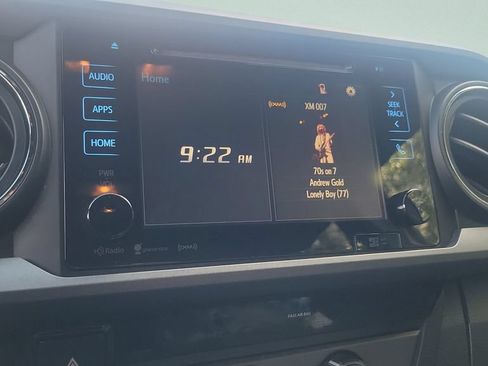 Used 2018 Toyota Tacoma TRD Off-Road AWD/4WD image 14
