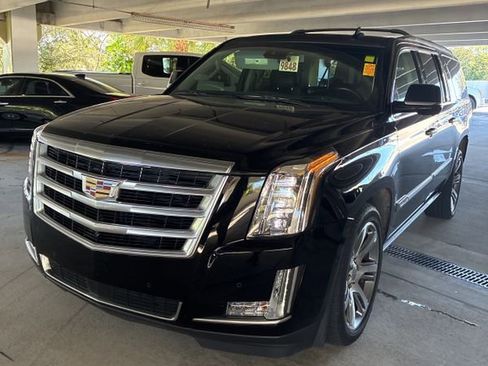 Used 2015 Cadillac Escalade ESV Premium image 2
