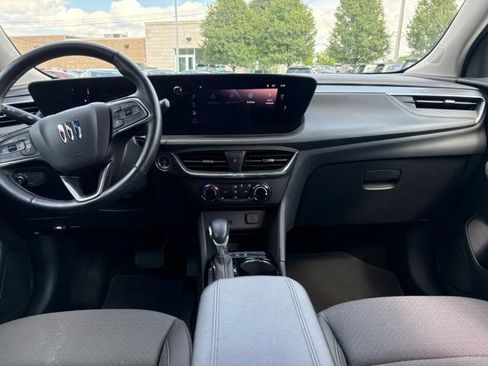 Used 2024 Buick Encore GX Preferred w/ Comfort Package FWD image 20