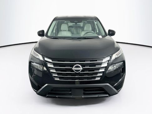Used 2025 Nissan Rogue SV FWD image 2