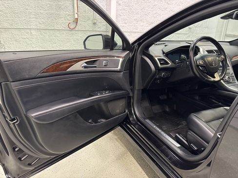 Used 2019 Lincoln MKZ Reserve image 12