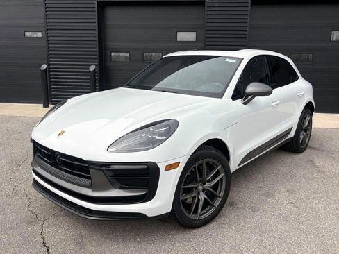 Used 2025 Porsche Macan Turbo AWD/4WD image 6