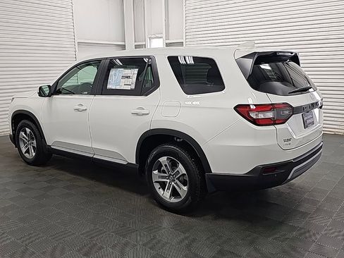 New 2025 Honda Pilot EX-L image 5