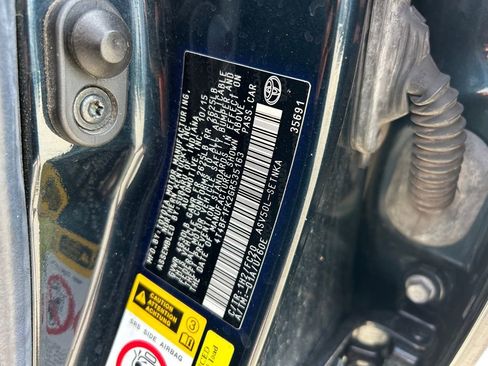 Used 2016 Toyota Camry LE image 10