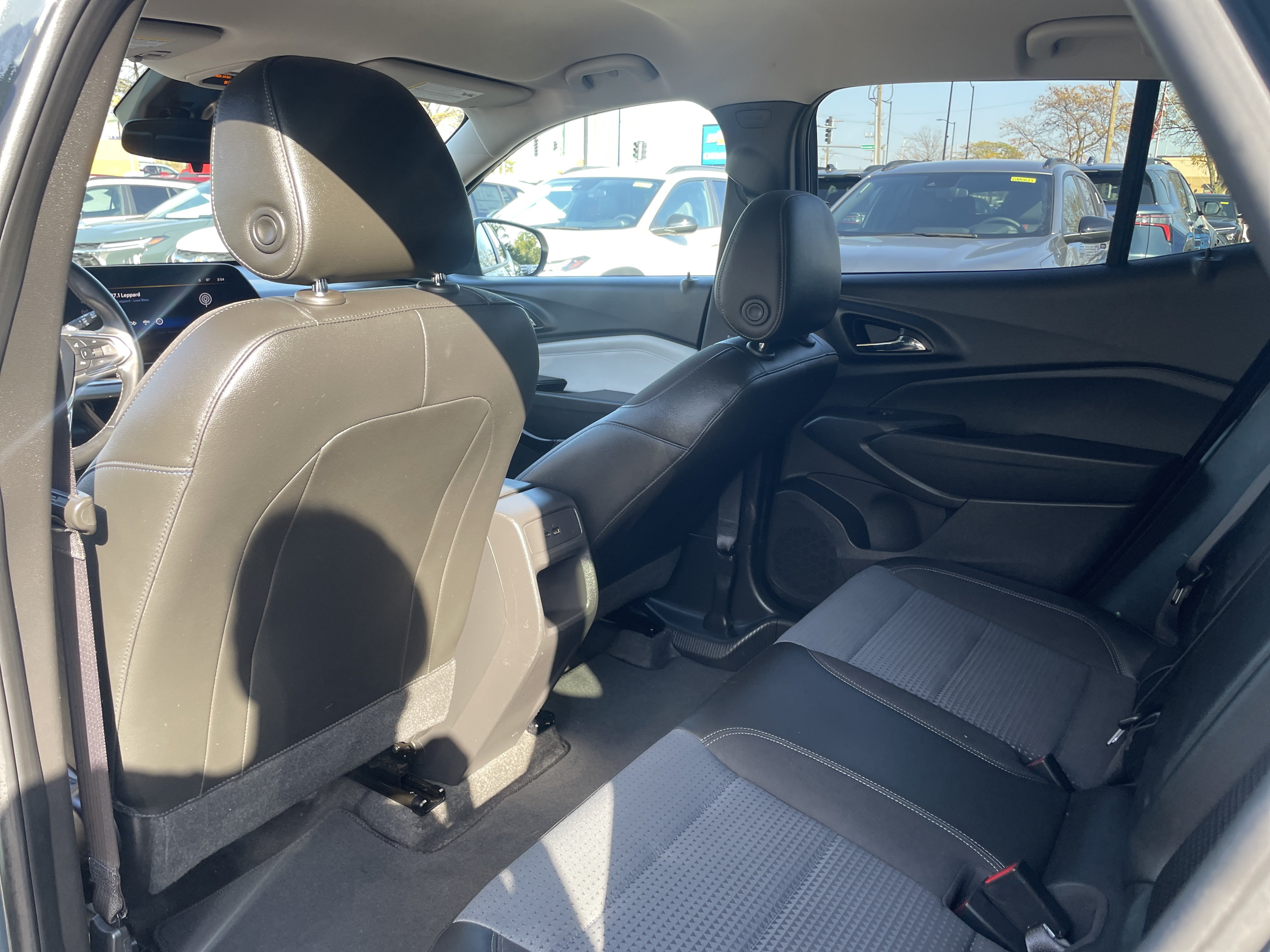 Used 2025 Chevrolet Trax LT w/ Driver Confidence Package FWD image 6