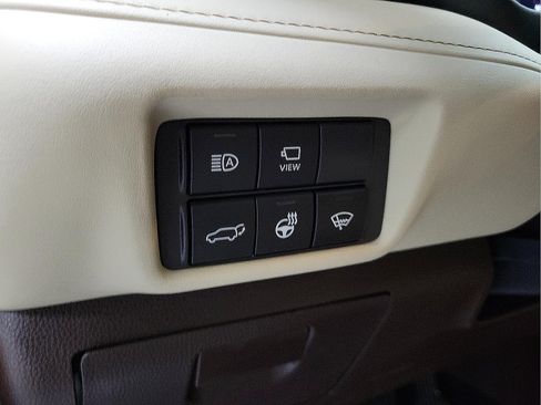 Used 2022 Toyota Highlander Platinum AWD/4WD image 9