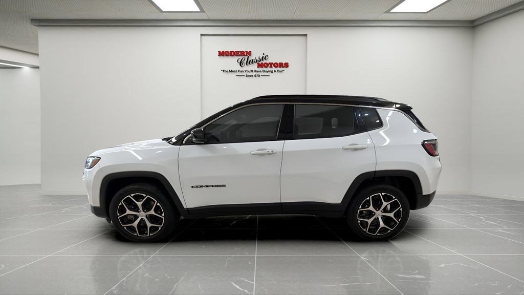 Used 2024 Jeep Compass Limited AWD/4WD image 4