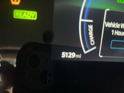 Used 2025 Toyota Camry SE image 14