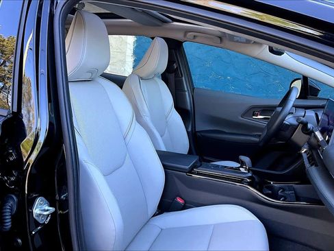Used 2024 Toyota Prius XLE image 8