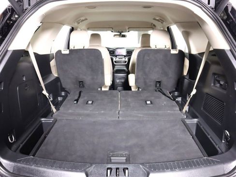 Used 2023 Ford Explorer XLT w/ Equipment Group 202A image 34