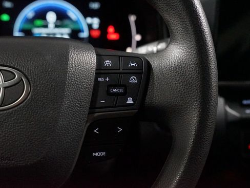 Used 2025 Toyota Camry LE w/ Convenience Package FWD image 13