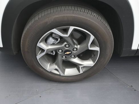 Used 2026 Chevrolet Trax LT FWD image 9